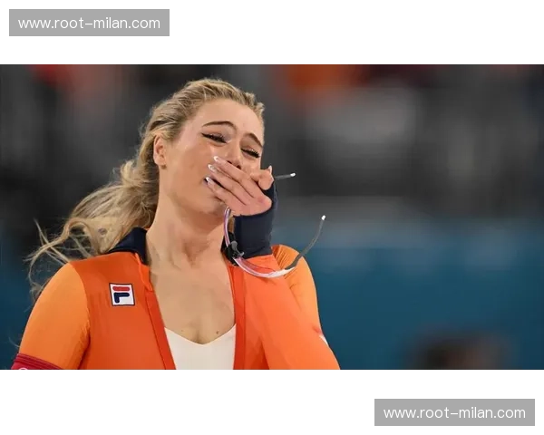 荷兰速滑名将莱尔丹破纪录大战力克队友 首金在未婚夫见证下圆梦 荷兰速滑名将莱尔丹破纪录大战力克队友 首金在未婚夫见证下圆梦